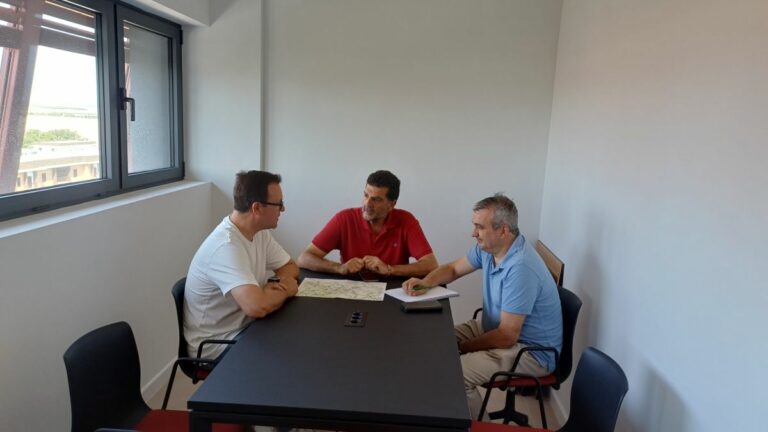 El PSOE de Bolaños plantea a la Junta el asfaltado del tramo de la CM-4107 en la salida hacia Daimiel y pide coordinar la actuación integral de la avenida de la Vereda