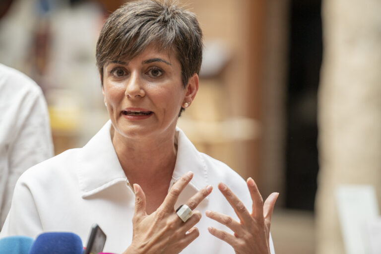 Isabel Rodríguez afirma no conocer «ninguna empresa que haya rechazado estar en Ciudad Real» por los precios el Polígono
