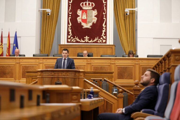 Vox exige en las Cortes infraestructuras reales para Ciudad Real y denuncia el abandono educativo del Gobierno de Page