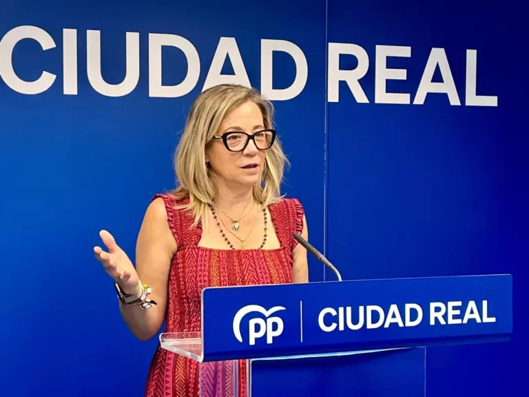 Lola Merino asegura que “Page es la muleta de Sánchez” y le exige dejar de sostener un Gobierno “acorralado por la corrupción”