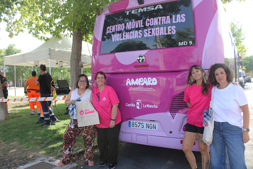 Manoli Nieto-Márquez - autobús en la Pandorga prevención violencia sexual 2