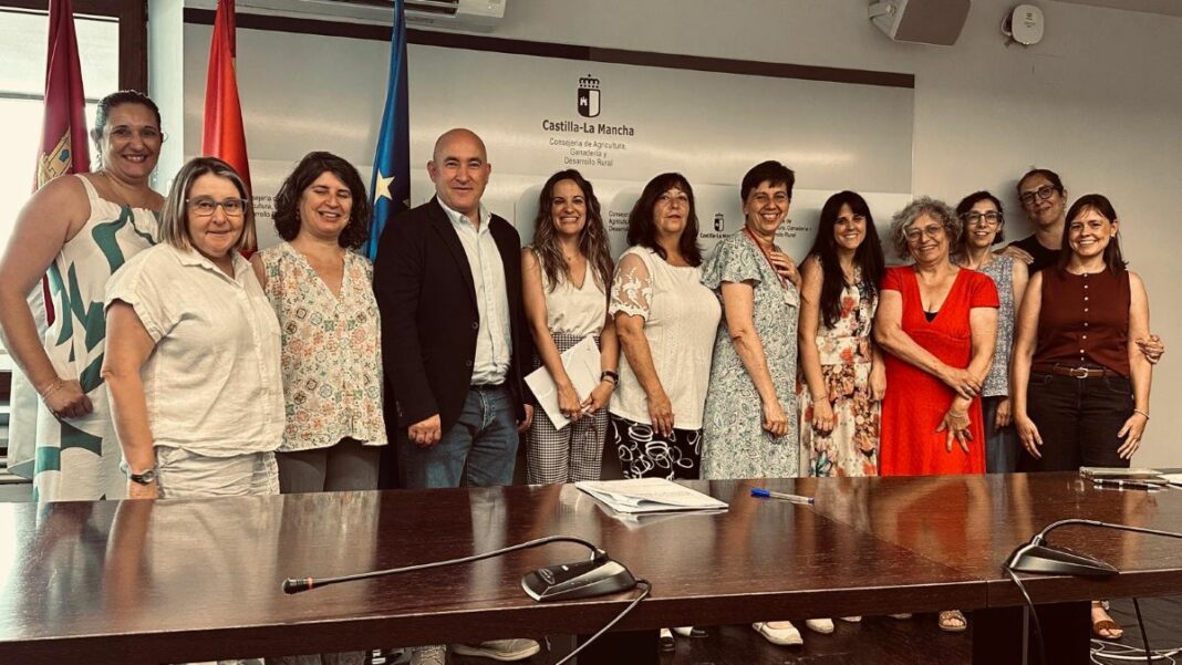 REUNIÓN ESTATUTO MUJERES RURALES 4
