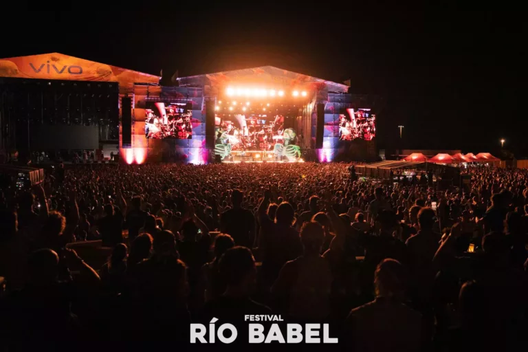 The Offspring arrasa en la segunda jornada de Río Babel 2026 con más de 17.000 personas