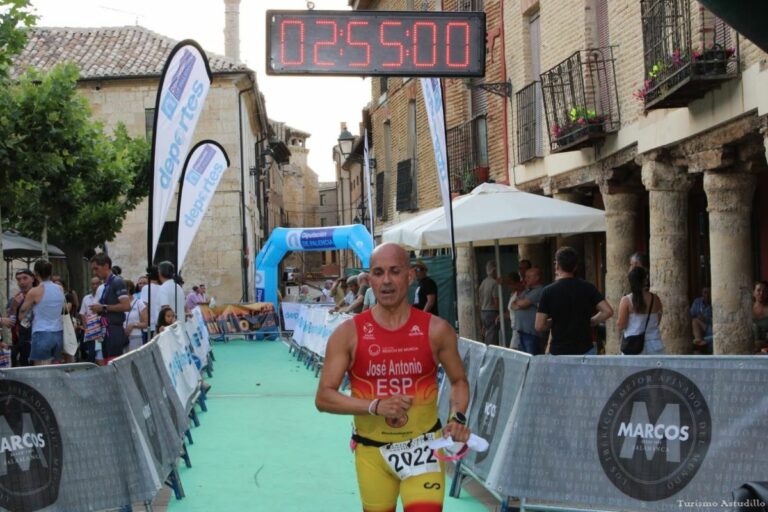 El paratriatleta José Antonio Ruiz Fernández, del Club Deportivo Adaptado Puertollano, consigue grandes resultados las pruebas más exigentes