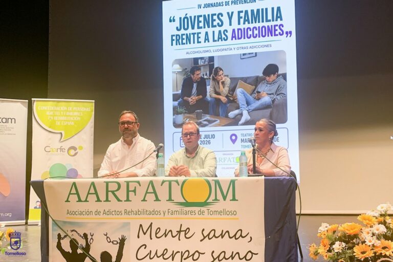 El alcalde de Tomelloso reivindica la importancia de la prevención y el acompañamiento frente a las adicciones