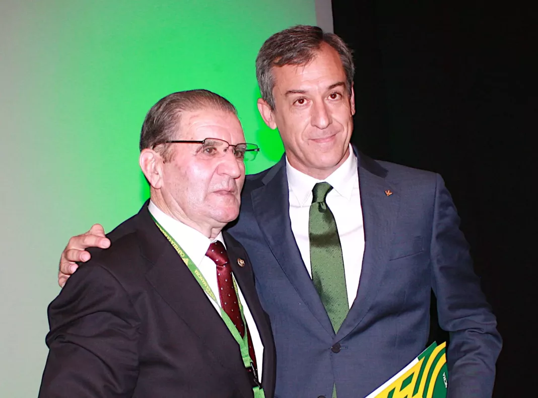 20260807 FOTO JAVIER LÓPEZ MARTÍN Y ANDRÉS GOMEZ MORA - ASAMBLEA GENERAL EXTRAORDINARIA EN 2016