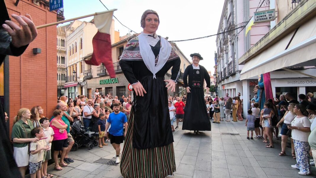 Ciudad Real inaugura su Feria y Fiestas con un multitudinario pasacalles y el encendido del Recinto Ferial 4