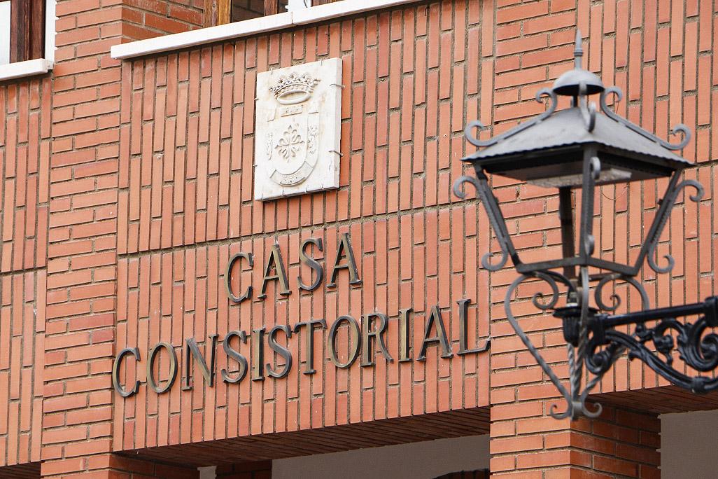 Detalle de la fachada consistorial de Argamasilla de Calatrava
