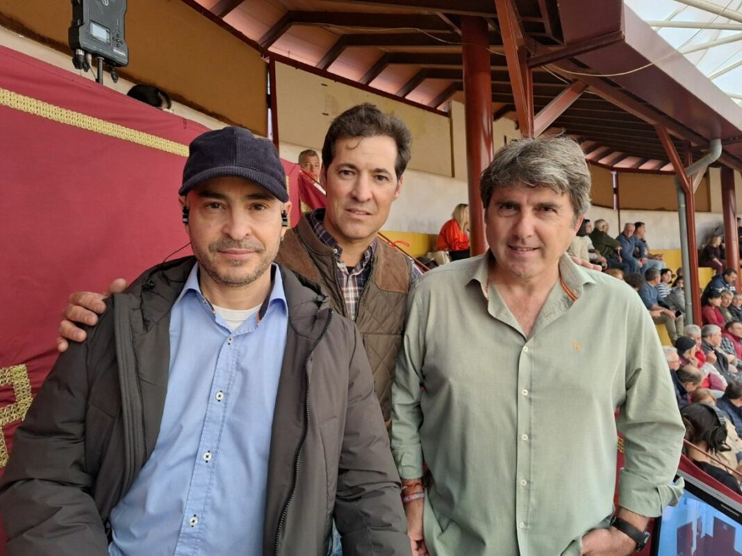 El equipo de retransmisiones taurinas de Castilla-La Mancha Media