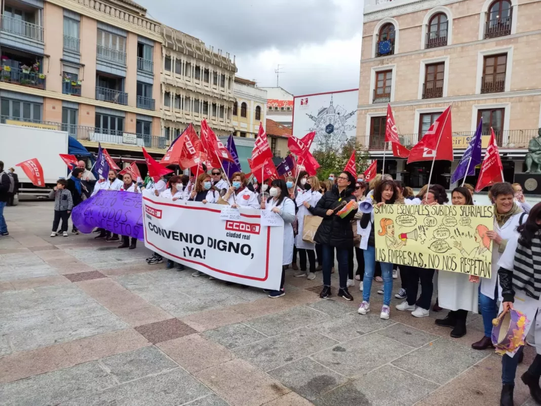 Foto protestas ayuda a domicilio (archivo) (002)