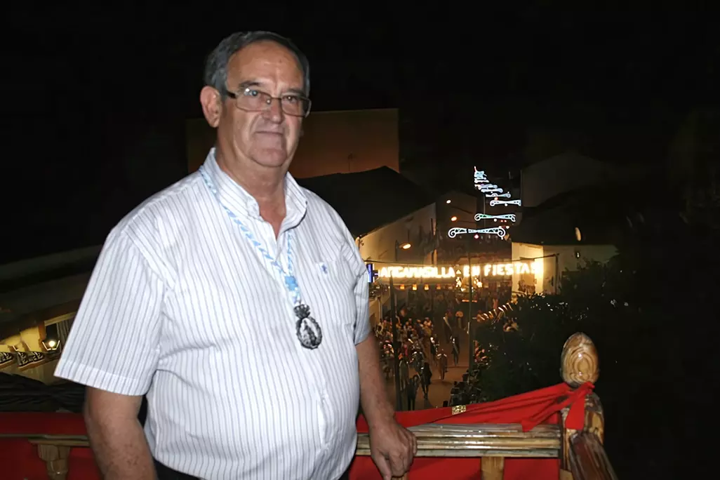 José Antonio Rubio, cuando hace casi seis años le daba la bienvenida a la patrona en su llegada al casco urbano rabanero