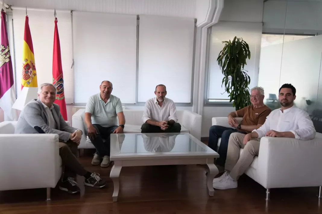 Reunión Alcalde con Quixote Maratón