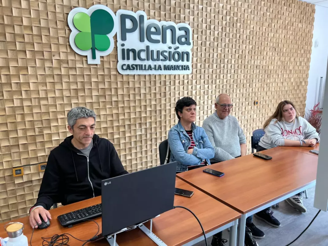 20260902_Miembros del equipo de Entorno Fácil