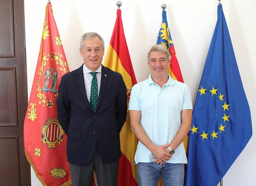 20260909102516_20260909 FOTO VISITA INSTITUCIONAL EUROCAJA RURAL AL AYUNTAMIENTO ORIHUELA