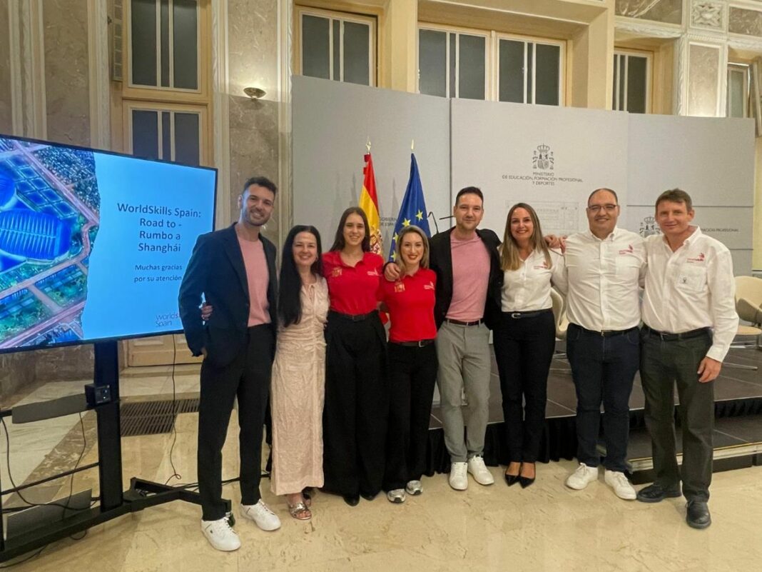 FOTO REPRESENTANTES SKIILS