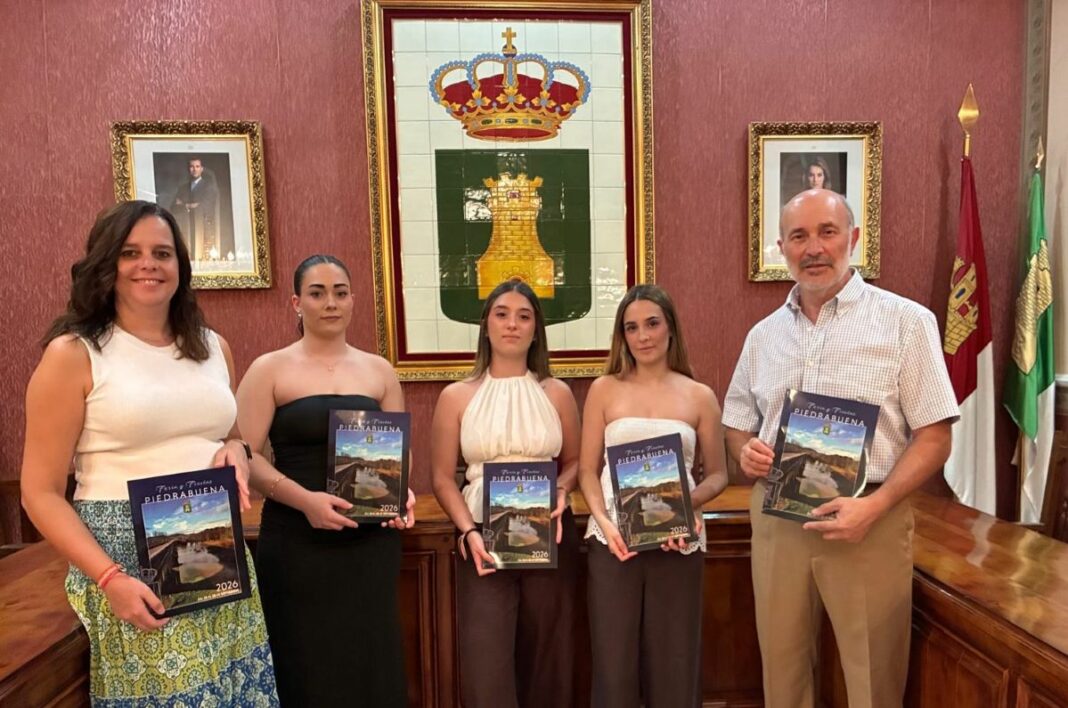 José Luis e Isabel presentan la programación junto a las damas de las fiestas