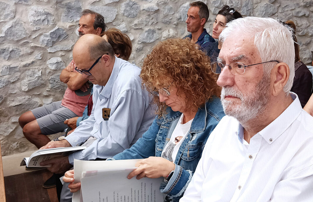 Juan Camacho en la ermita de Santa Katalina de Mundako