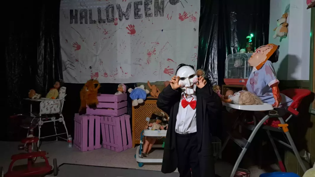 Terror, risas y juegos en el inicio del Halloween del Espacio Joven de Daimiel (1)