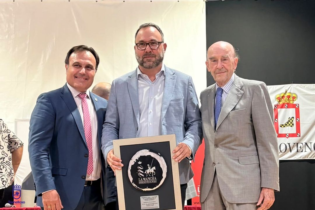 La DO La Mancha reconoce la apuesta del Ayuntamiento de Tomelloso por el enoturismo sostenible e innovador