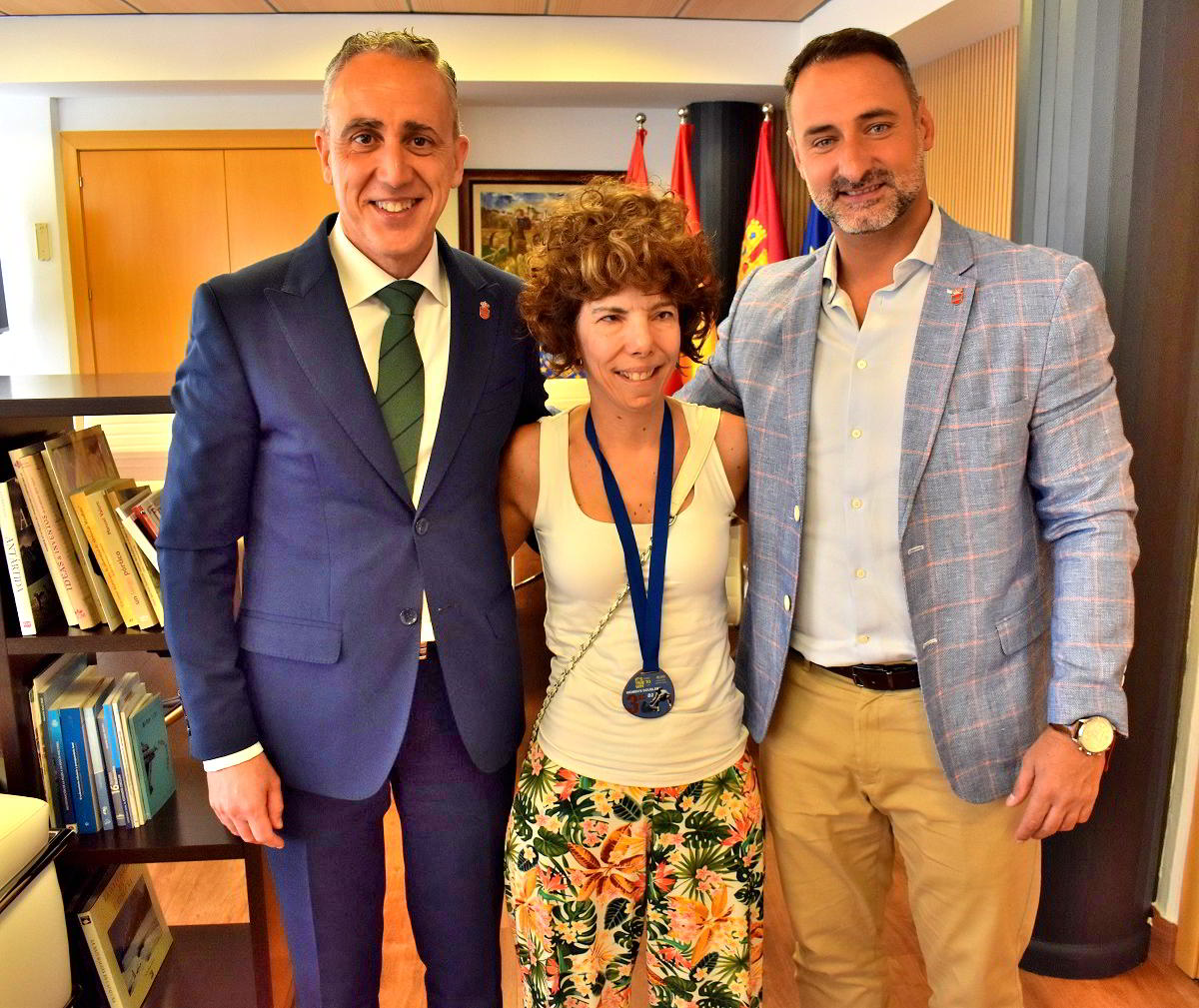 El alcalde de Puertollano agradece el esfuerzo de superación de María Coronel, medalla de bronce del mundial de blind tennis